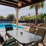 فيلة Marina Deluxe & Pool
