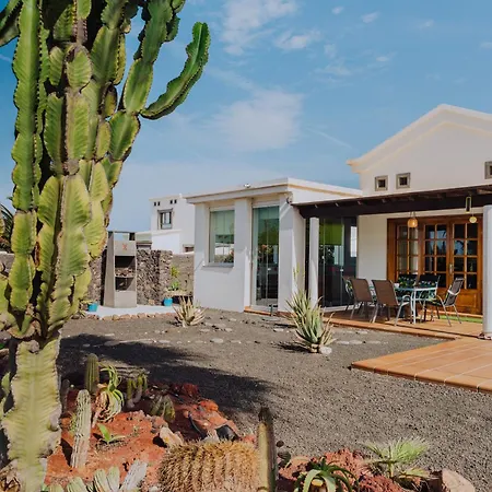 Marina Deluxe & Pool Villa *