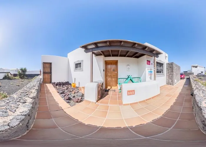 Marina Deluxe & Pool Villa