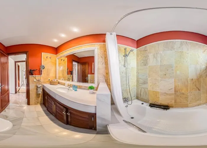 Villa Marina Deluxe & Pool