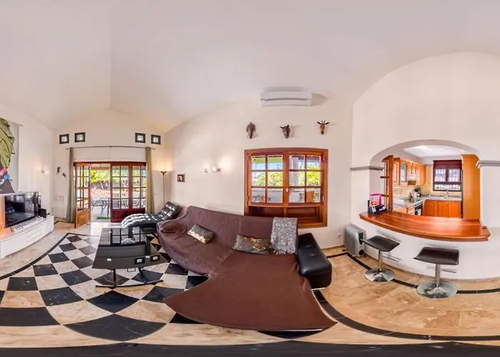 Marina Deluxe & Pool Villa *