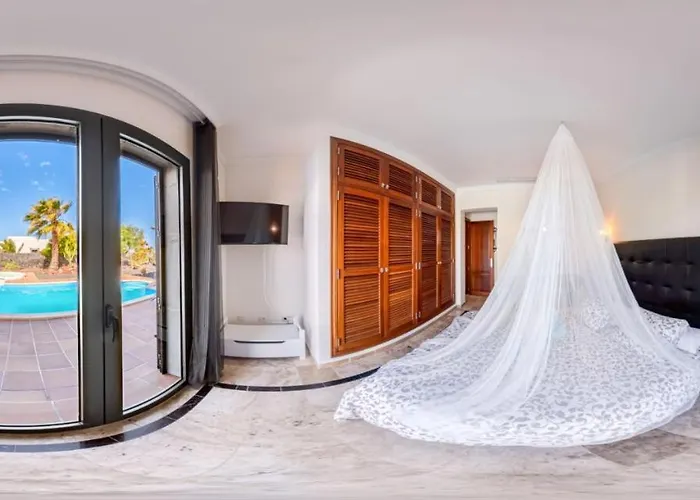 Marina Deluxe & Pool Villa Playa Blanca (Lanzarote)