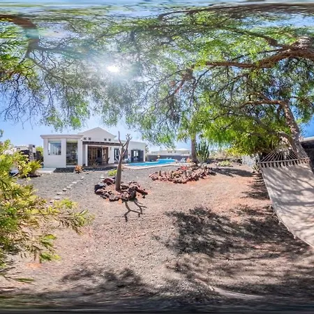 Вилла Marina Deluxe & Pool *