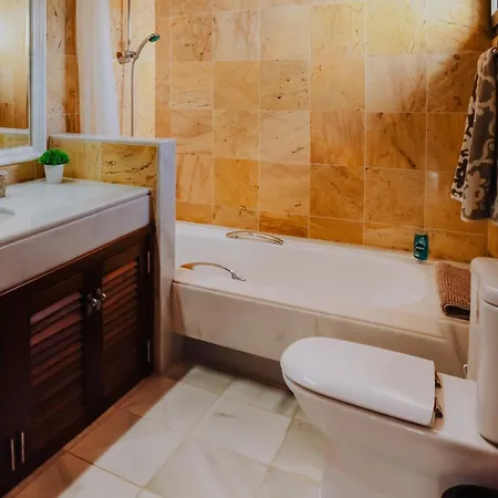 Marina Deluxe & Pool Вилла Коста Бланка