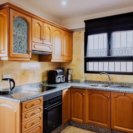 Marina Deluxe & Pool Вилла Коста Бланка