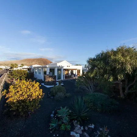 Marina Deluxe & Pool Вилла