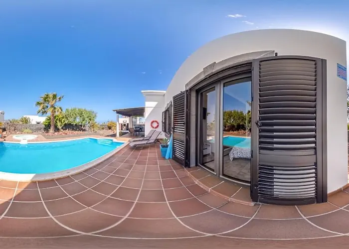 Vila Marina Deluxe & Pool