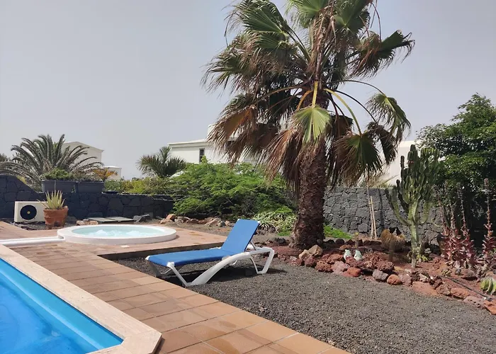 Marina Deluxe & Pool