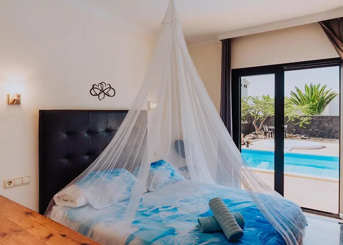 Villa Marina Deluxe & Pool Playa Blanca (Lanzarote)