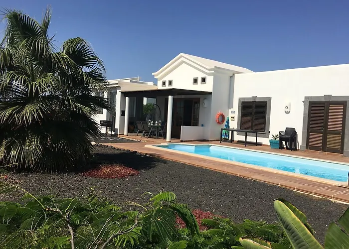 Marina Deluxe & Pool