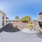 Marina Deluxe & Pool *